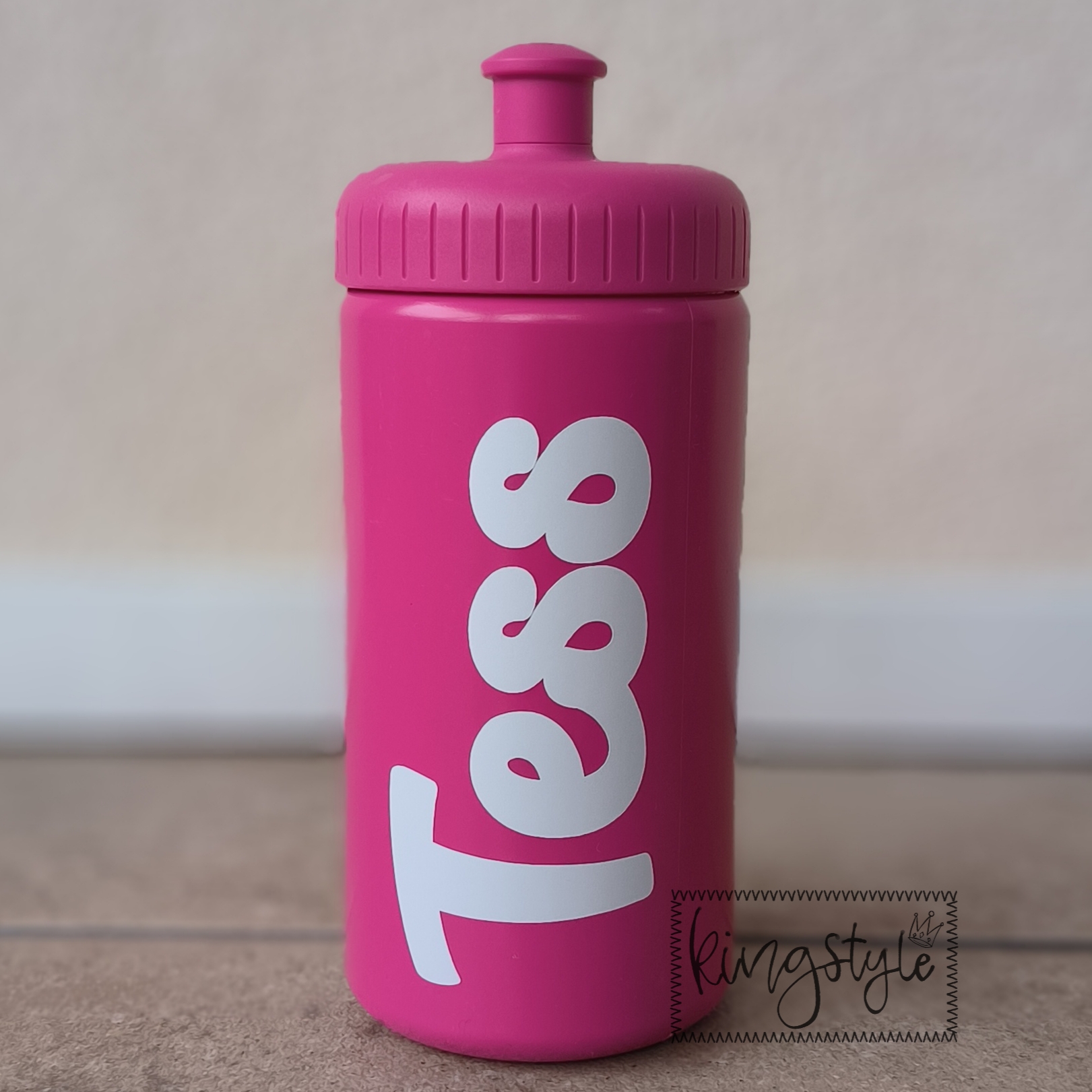 roze bidon met naam
