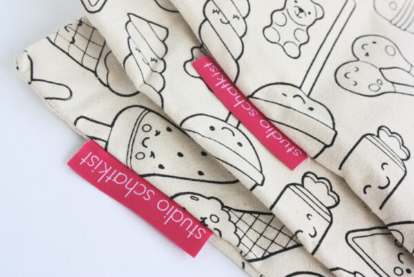 SWEET bag | Canvas tas met snoepjesprint en sleutelhanger - Afbeelding 4