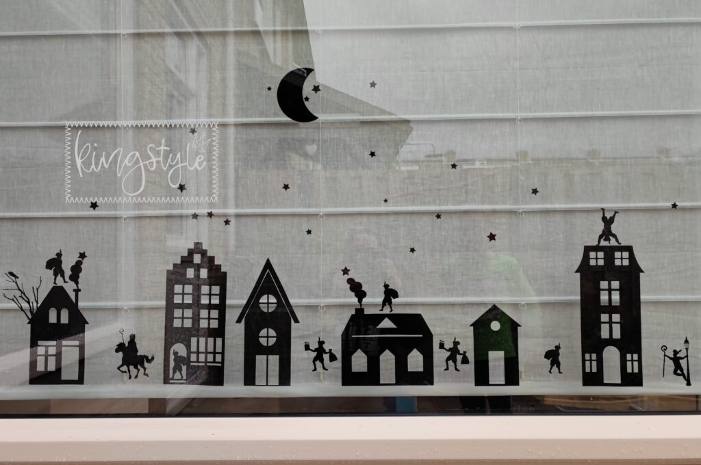 Leuke raamstickers in Sinterklaas thema om je huis in Sinterklaas sfeer te brengen.